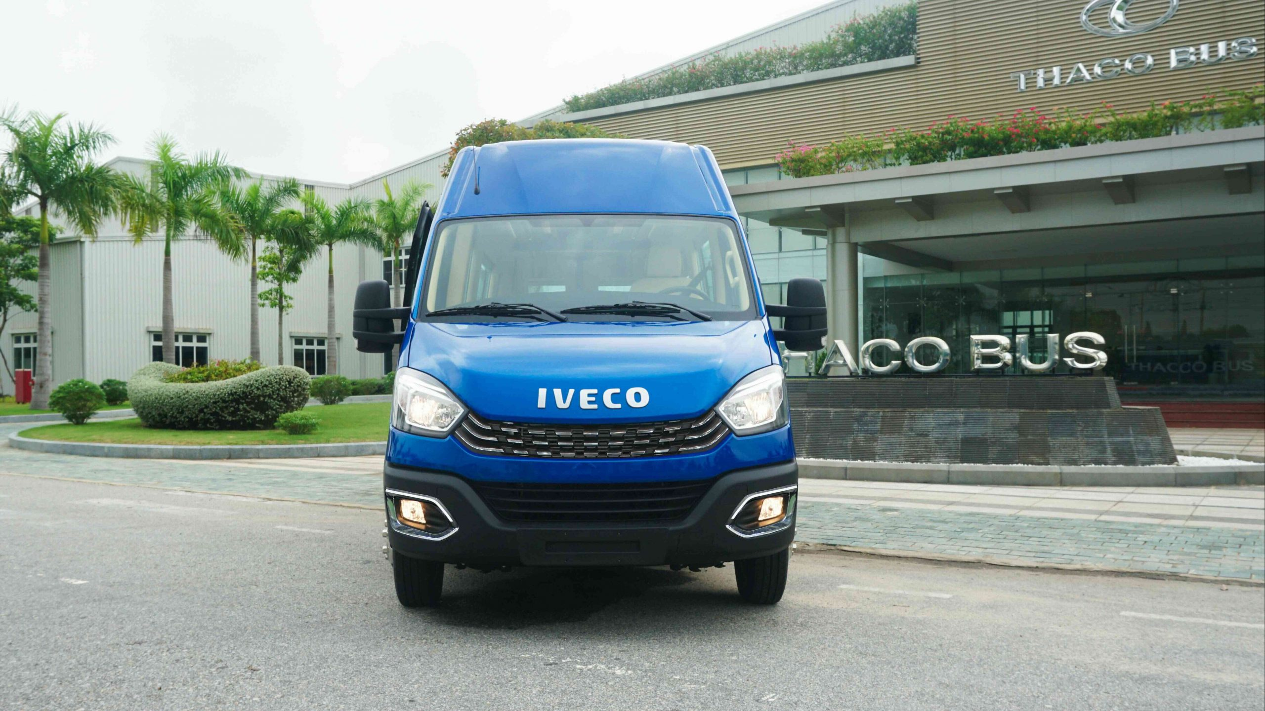 Thuê Xe 19 Chỗ Đi Cửa Lò - Lựa Chọn Hoàn Hảo Cho Chuyến Du Lịch Biển